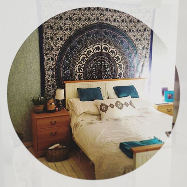 Gave in and ordered a mandala wall tapestry, bypassed urban outfitters though and decided to go with one from #royalfurnish an Indian homeware retailer, felt super exotic with my airmail package all the way from India 😎 plus this way more money goes to the manufacturer and not big corporate. #shopdirect