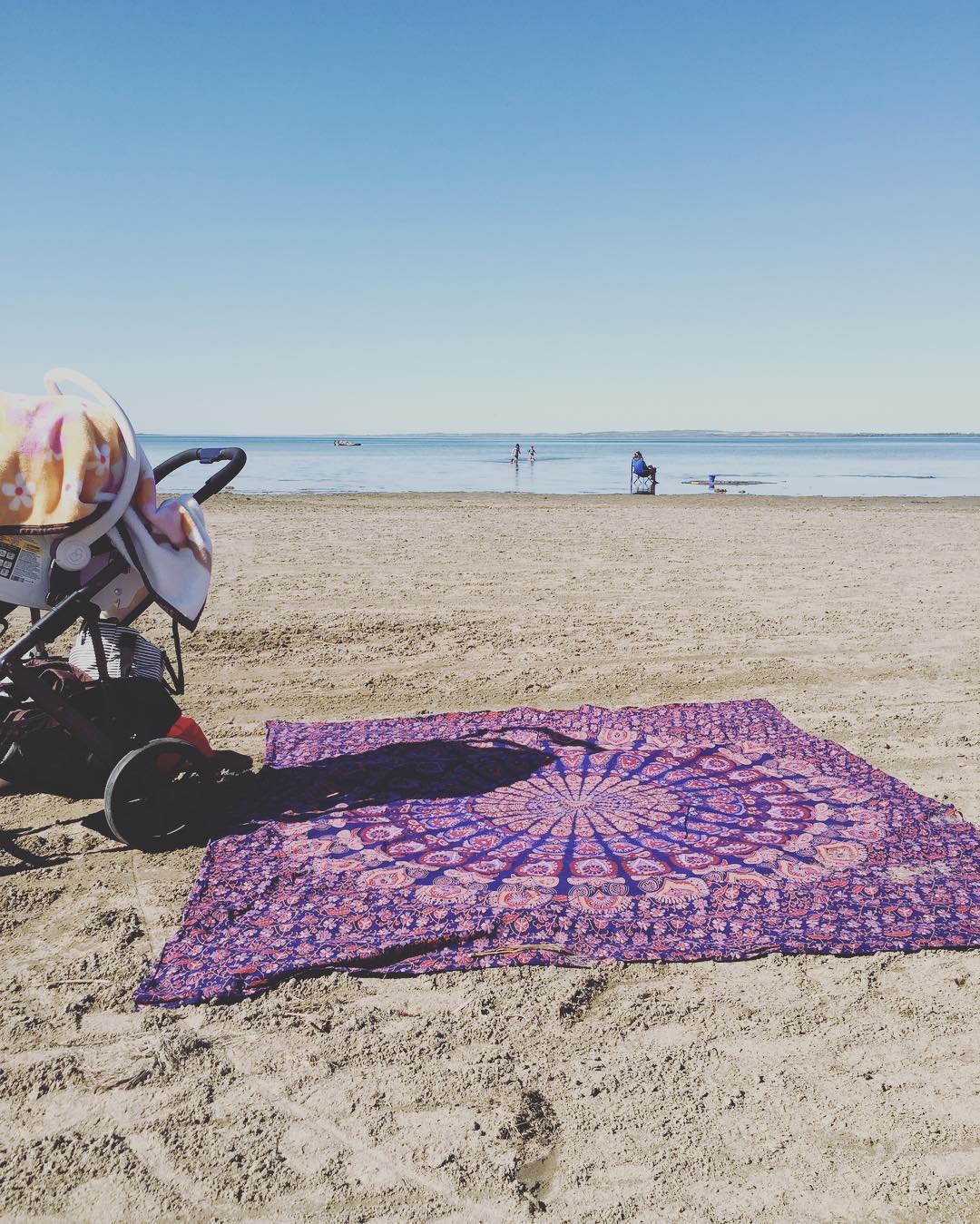 #beach #yass #sunny #sunnybeachday #outside #playtime #kids #boys #sand #water #mommin #momlifeisthebestlife #nature #familyfun ☀️🌿👬👭