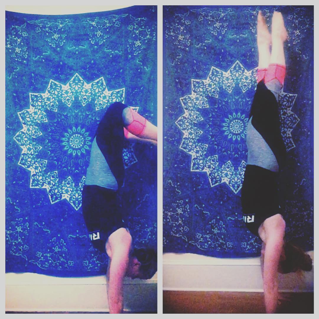 My new tapestry finally came 😊 excited for my little "yoga area" of my apartment. 