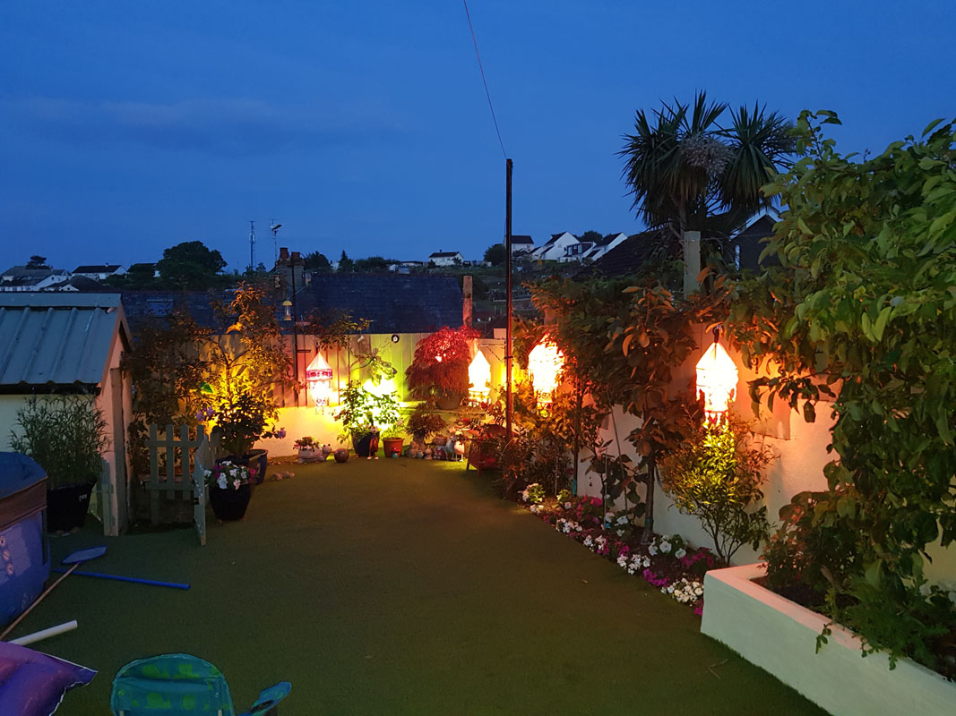 Lanterns look absolutely fantastic in my garden. 