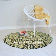 Black & White 4 ft Jute Braided Indoor Area Rug