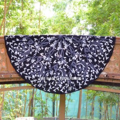 Black & White Calla Lily Medallion Cotton Beach Roundie Throw