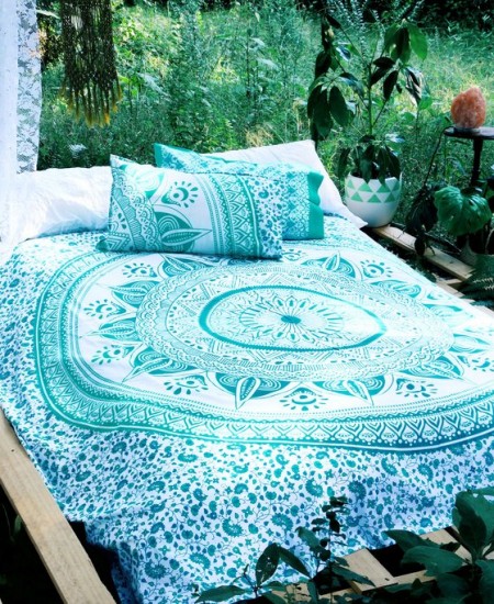 Sea Green White Ombre Medallion Circle Duvet Cover With Set Of 2